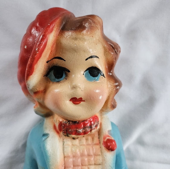 Vintage 30s - 40s Apache Babe Statue, Carnival Prize - Picture 7 of 7
